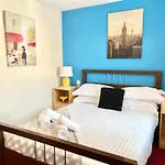 Quiet 2Bedroom Home-Garden-Parking-Family Friendly