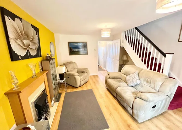 Quiet 2Bedroom Home-Garden-Parking-Family Friendly