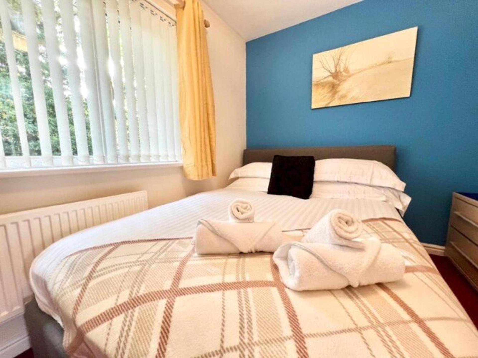 Holiday home Quiet 2bedroom Home-garden-parking-family Friendly *