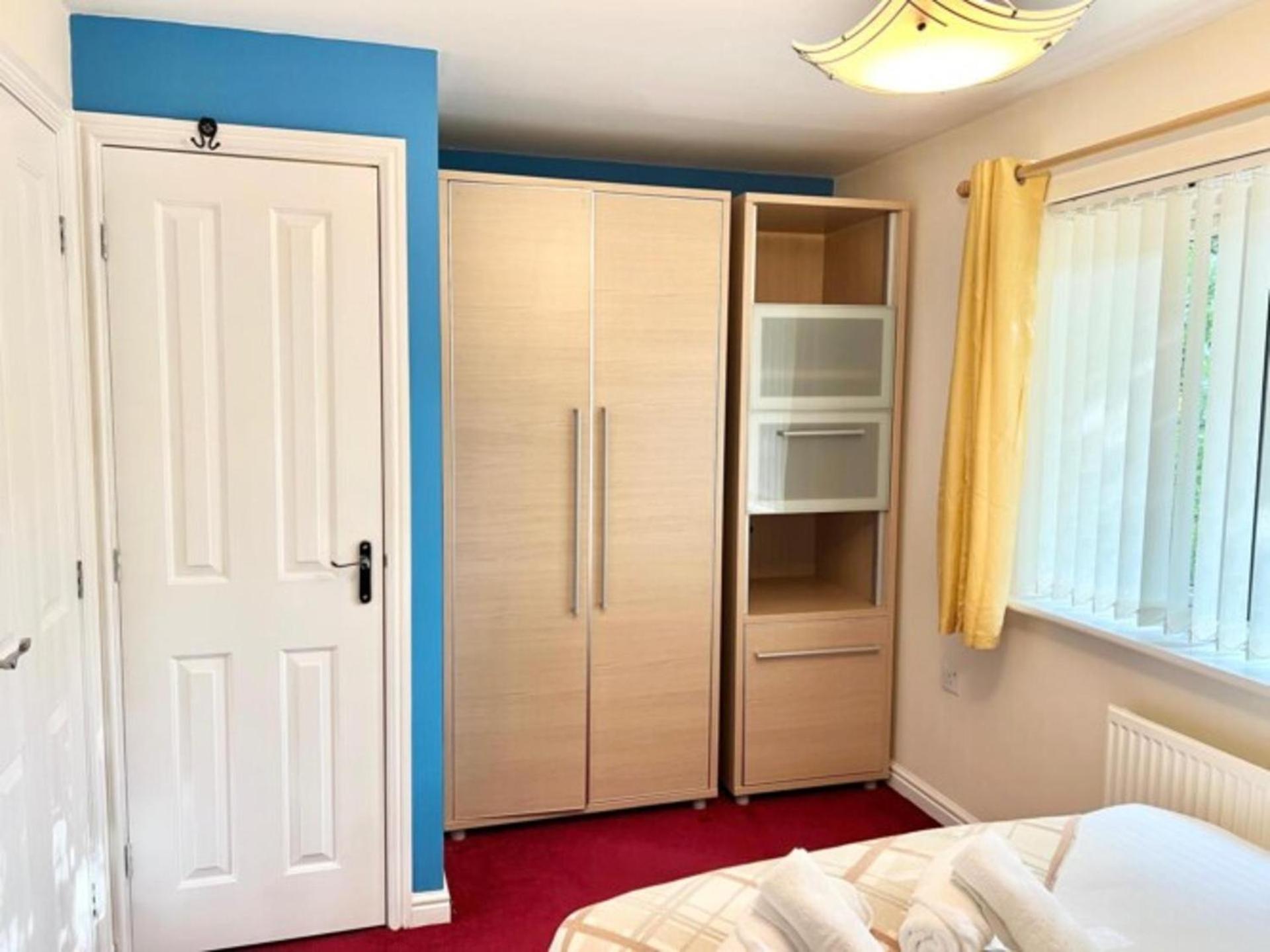 Quiet 2bedroom Home-garden-parking-family Friendly * Swansea