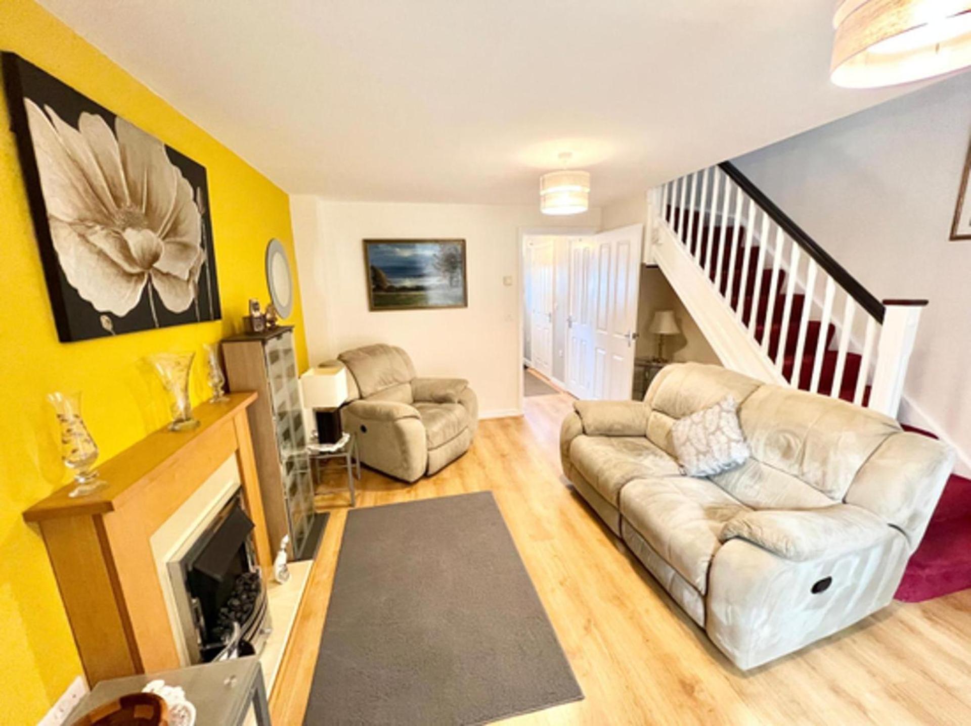 Holiday home Quiet 2bedroom Home-garden-parking-family Friendly *