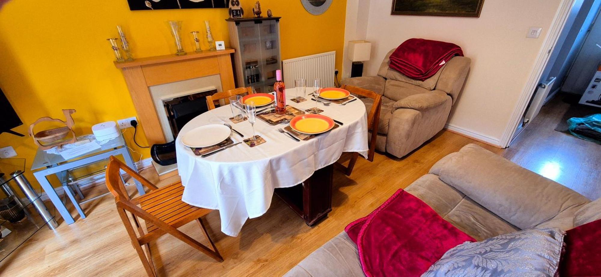 Quiet 2bedroom Home-garden-parking-family Friendly Holiday home *
